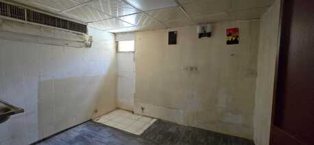 Al Batha, Rooms for Rent, SAR 900/month,  Family Building/bachelorRoom Available Neat & Clean Separate Furnished Portion