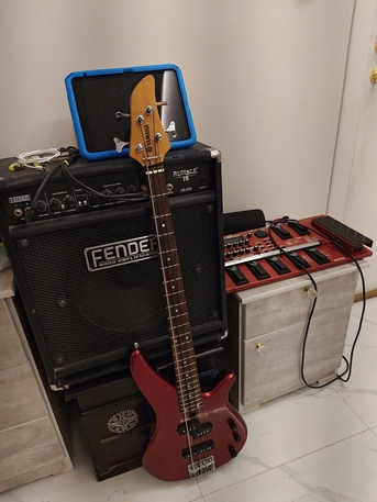 Riyadh, Equipment Rental, Bass Guitar 🎸 For Rent