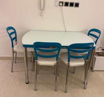 Al Hamra, Household Items, SAR 300,  Dining Table With 4 Chairs