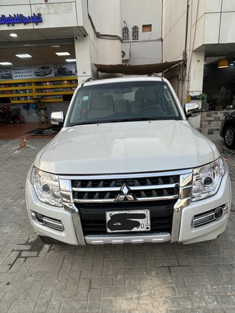 Riyadh, Vehicles, Cars & Trucks , SAR 55000,  Mitsubishi Pajero,  2018,  Automatic,  138000 KM,   4x4, , ,138000 FULL OPTION WITH SUNROOF