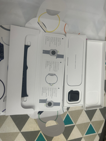 Khobar, Electronics, SAR 1000,  BRAND NEW APPLE WATCH SE  3 WITH CELLULAR LATEST UNBOXED ONLY