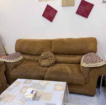 Thuqbah, Household Items, SAR 800,  SOFA SET Rose HILL AMERICAN BRAND