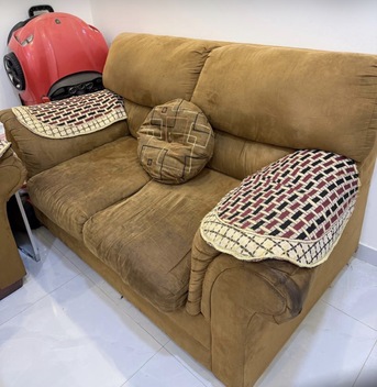 Thuqbah, Household Items, SAR 800,  SOFA SET Rose HILL AMERICAN BRAND