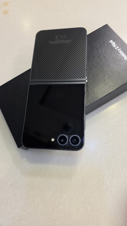 Dammam, Mobile Phones, SAR 1800,  Galaxy Flip 7 512 GB