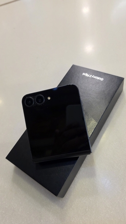Dammam, Mobile Phones, SAR 1800,  Galaxy Flip 7 512 GB