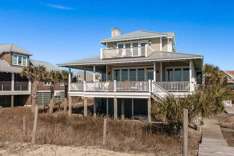 New York, Holiday/Vacation Rentals, USD 500/day,  300 Sq. Meter,  Pet Friendly Vacation Rentals On Bald Head Island For A Relaxing Coastal Stay
