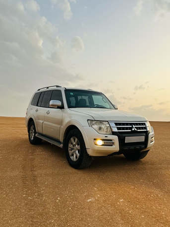 Khobar, Vehicles, Cars & Trucks , SAR 57500,  Mitsubishi Pajero,  2019,  Automatic,  290000 KM,    MODEL V6 3.5 GLS 4x4 CAR FOR SALE