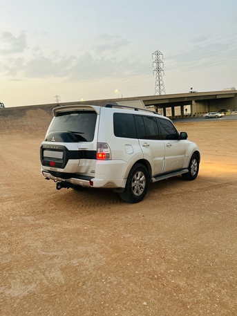 Khobar, Vehicles, Cars & Trucks , SAR 57500,  Mitsubishi Pajero,  2019,  Automatic,  290000 KM,    MODEL V6 3.5 GLS 4x4 CAR FOR SALE