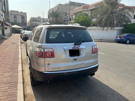 Al Mazruiyah, Vehicles, Cars & Trucks , SAR 22000,  Gmc Acadia,  2011,  Automatic,  270 KM,   Well Maintained