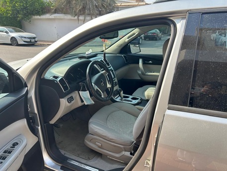 Al Mazruiyah, Vehicles, Cars & Trucks , SAR 22000,  Gmc Acadia,  2011,  Automatic,  270 KM,   Well Maintained