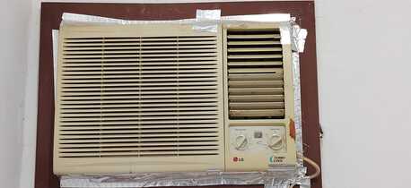 Jeddah, Household Items, House Hold Items For Sale : Window AC,Refrigirator,Matress Medicated Single & Double Cylin