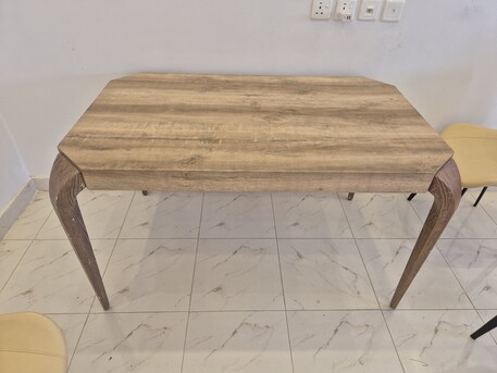 Riyadh, Furniture, SAR 300,  Dining Table 4 Seater For Sale, With Extra Chair
