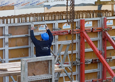 Jeddah, Jobs, Stuttering Carpenter Forman