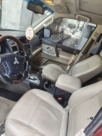 Riyadh, Vehicles, Cars & Trucks , SAR 50000,  Mitsubishi Pajero,  2018,  Automatic,  170000 KM,
