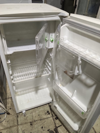 Al Khobar Al Shamalia, Air Conditioners, SAR 350,  Samsung Small Saiz Fridge