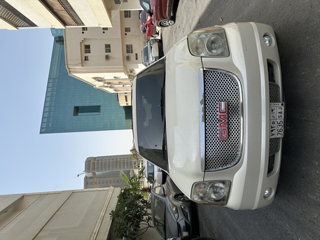 Al Murabba, Vehicles, Cars & Trucks , SAR 40000,  GMC Yukon Denali,  2013,  Automatic,  266000 KM,   XL  Good Condition Family Used