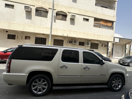 Al Murabba, Vehicles, Cars & Trucks , SAR 40000,  GMC Yukon Denali,  2013,  Automatic,  266000 KM,   XL  Good Condition Family Used