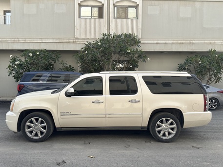 Al Murabba, Vehicles, Cars & Trucks , SAR 40000,  GMC Yukon Denali,  2013,  Automatic,  266000 KM,   XL  Good Condition Family Used
