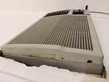 Jeddah, Air Conditioners, SAR 500,  Window AC Urgent Sell