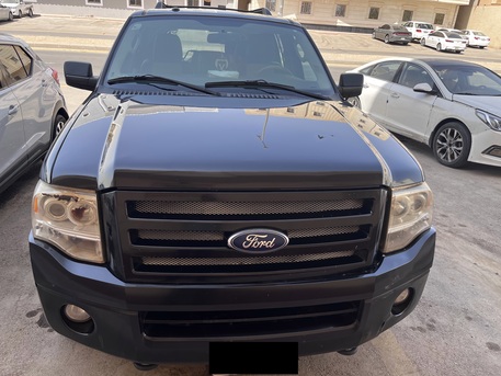 Riyadh, Vehicles, Cars & Trucks , SAR 37000,  Ford Expedition XLT,  2014,  Automatic,  146000 KM,  Ford Expedition  XLT Neat Conditions 4X4 Short 146000KM