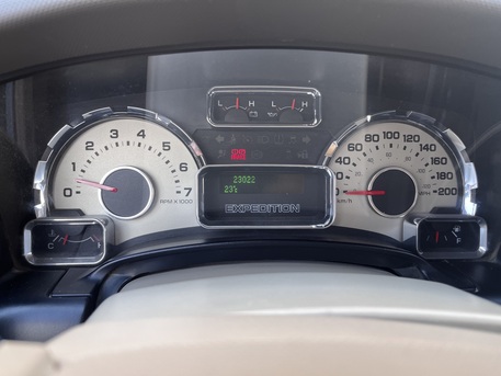Riyadh, Vehicles, Cars & Trucks , SAR 37000,  Ford Expedition XLT,  2014,  Automatic,  146000 KM,  Ford Expedition  XLT Neat Conditions 4X4 Short 146000KM