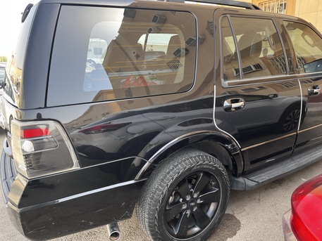 Riyadh, Vehicles, Cars & Trucks , SAR 37000,  Ford Expedition XLT,  2014,  Automatic,  146000 KM,  Ford Expedition  XLT Neat Conditions 4X4 Short 146000KM