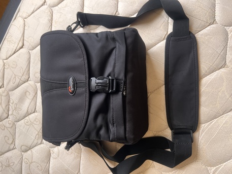 Riffa, Photo & Video, BHD 150,  Lowepro Camera Bag
