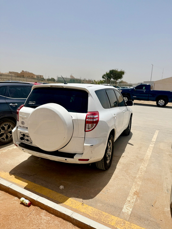 Riyadh, Vehicles, Cars & Trucks , SAR 32000,  Toyota RAV4,  2011,  Automatic,  294000 KM,