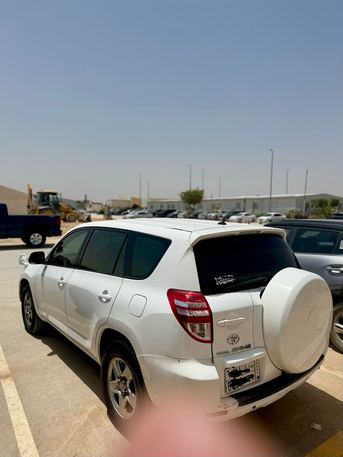 Riyadh, Vehicles, Cars & Trucks , SAR 32000,  Toyota RAV4,  2011,  Automatic,  294000 KM,