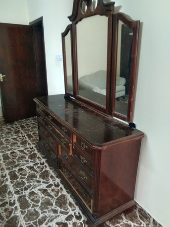 Juffair, Furniture, BHD 5,  Wooden Dressing Table With Mirror - Urgent Sale‼️