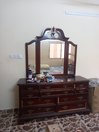 Juffair, Furniture, BHD 5,  Wooden Dressing Table With Mirror - Urgent Sale‼️