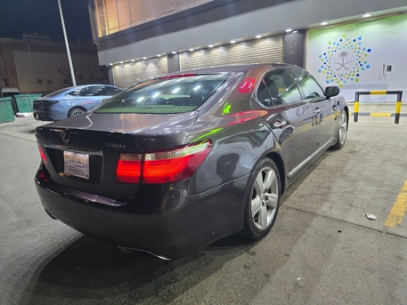 Jeddah, Vehicles, Cars & Trucks , SAR 26000,  Lexus LS 460,  2007,  Automatic,  360000 KM,  Lexus LS460 Full Option Price Negotiable