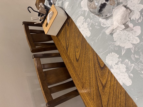 Jeddah, Furniture, SAR 1100,  Selling A Dining Table Set With 6 Chairs In Good Condition.