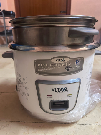 Riyadh, Household Items, SAR 80,  Low Price | 2.2L Rice Cooker With Box | Only 4 Months Used | Excellent Condition | 100
