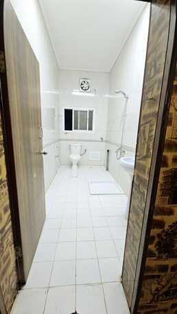 Salmaniya, Apartments, Flats, Houses & Villas, BHD 250/month,  4 BR,  4 Bedroom Unfurnished Flat For Rent Without Ewa
