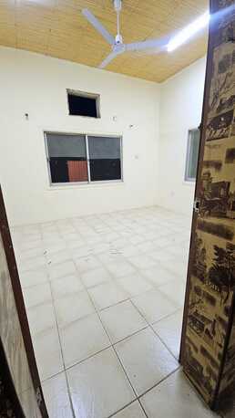 Salmaniya, Apartments, Flats, Houses & Villas, BHD 250/month,  4 BR,  4 Bedroom Unfurnished Flat For Rent Without Ewa