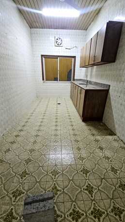 Salmaniya, Apartments, Flats, Houses & Villas, BHD 250/month,  4 BR,  4 Bedroom Unfurnished Flat For Rent Without Ewa