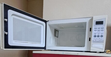 Khobar, Household Items, SAR 100,  Dawoo Microwave Oven For Sale