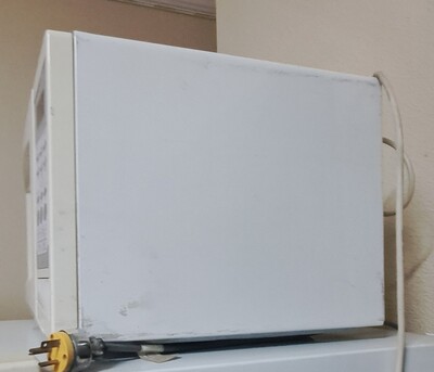 Khobar, Household Items, SAR 100,  Dawoo Microwave Oven For Sale
