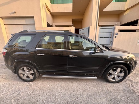 Manama, Vehicles, Cars & Trucks , BHD 2200,  GMC Acadia,  2011,  Automatic,  81000 KM,