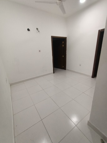 Gudaibiya, Apartments, Flats, Houses & Villas, BHD 160/month,  1 BR,  Semi Furnished 1 BHK Spacious Flat For Rent In Gudaibiya Unlimited Electricity *35529070