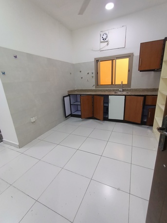 Gudaibiya, Apartments, Flats, Houses & Villas, BHD 150/month,  1 BR,  1 Bedroom Flat Semi Furnished For Rent In Gudaibiya With Unlimited Electricity*35529070