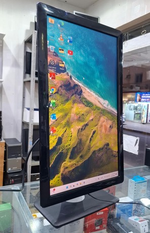 Manama, Computers, BHD 24,  23inch LED Full HD Monitor Resolution 1920x1080p / Rotatable 180* Very Good Working