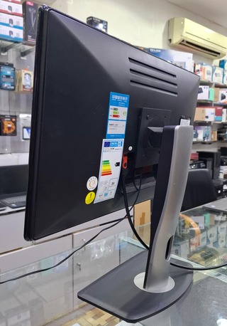 Manama, Computers, BHD 24,  23inch LED Full HD Monitor Resolution 1920x1080p / Rotatable 180* Very Good Working