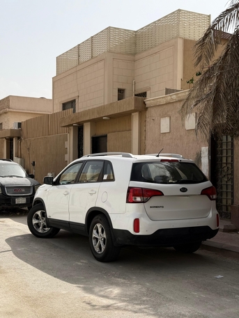 Riyadh, Vehicles, Cars & Trucks , SAR 31000,  Kia Sorento,  2015,  Automatic,  180000 KM,    V6 3.3L