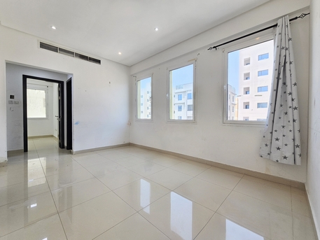Hidd, Apartments, Flats, Houses & Villas, BHD 170/year,  1 BR,  Al Hidd City/High-end Apartment For Rent With All-electric Air Conditioning