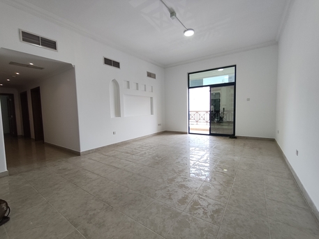 Manama, Offices, BHD 400,  150 Sq. Meter,  Seef:- 3Bhk Office/Commercial Flat On Rent..