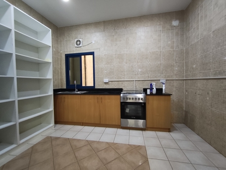 Manama, Offices, BHD 400,  150 Sq. Meter,  Seef:- 3Bhk Office/Commercial Flat On Rent..
