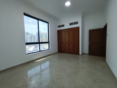 Manama, Offices, BHD 400,  150 Sq. Meter,  Seef:- 3Bhk Office/Commercial Flat On Rent..