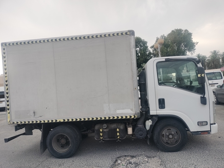 Manama, Vehicles, Cars & Trucks , Isuzu Space,  2016,  Manual,  238000 KM,    Isuzu NMR Six Wheel Cargo Delivery Goods.
